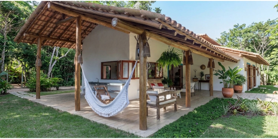 Jardim com elementos de eucalipto tratado